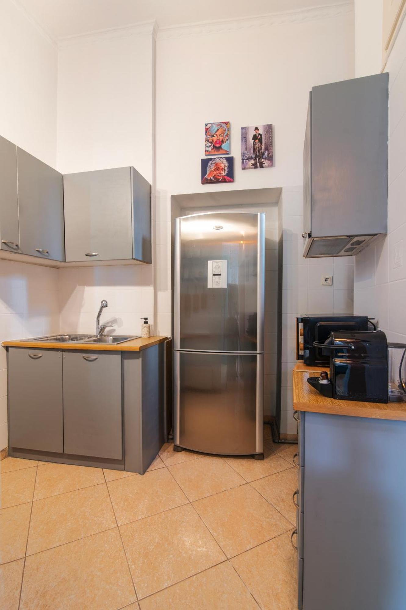Neoclassical Loft In Monastiraki - Acropolis And Metro أثينا المظهر الخارجي الصورة